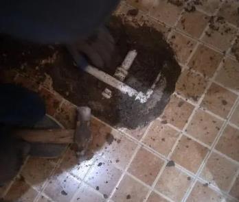 横峰卫生间漏水维修公司为您分享下卫生间渗水如何处理及注意事项